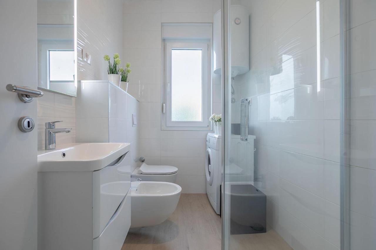 Premium 100M2 Sea View Apartment Ližnjan Eksteriør bilde